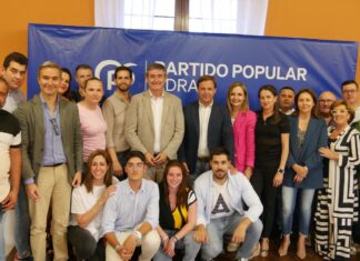 Antonio Repullo visita Adra para mostrar su apoyo a la candidatura de Manuel Cortés Antonio Repullo muestra su apoyo a la candidatura de Manuel Cortés