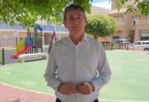 Manuel Cortés propone renovar calles y acerados y modernizar el parque infantil en Plaza Ibiza Manuel Cortes Plaza Ibiza
